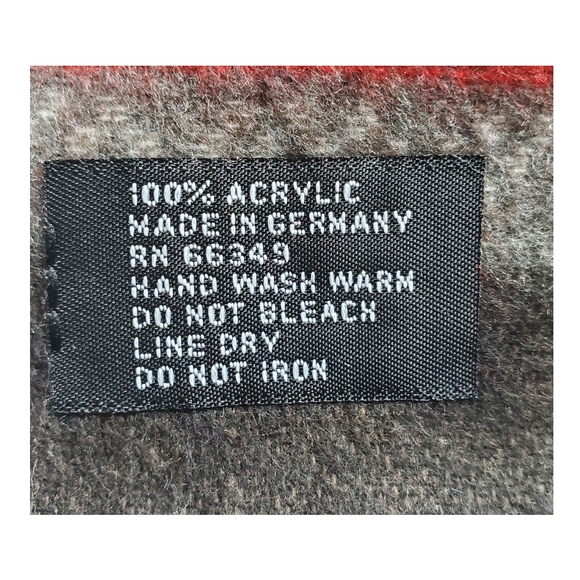 Winter and tribal print scarf - Picture 4 of 4